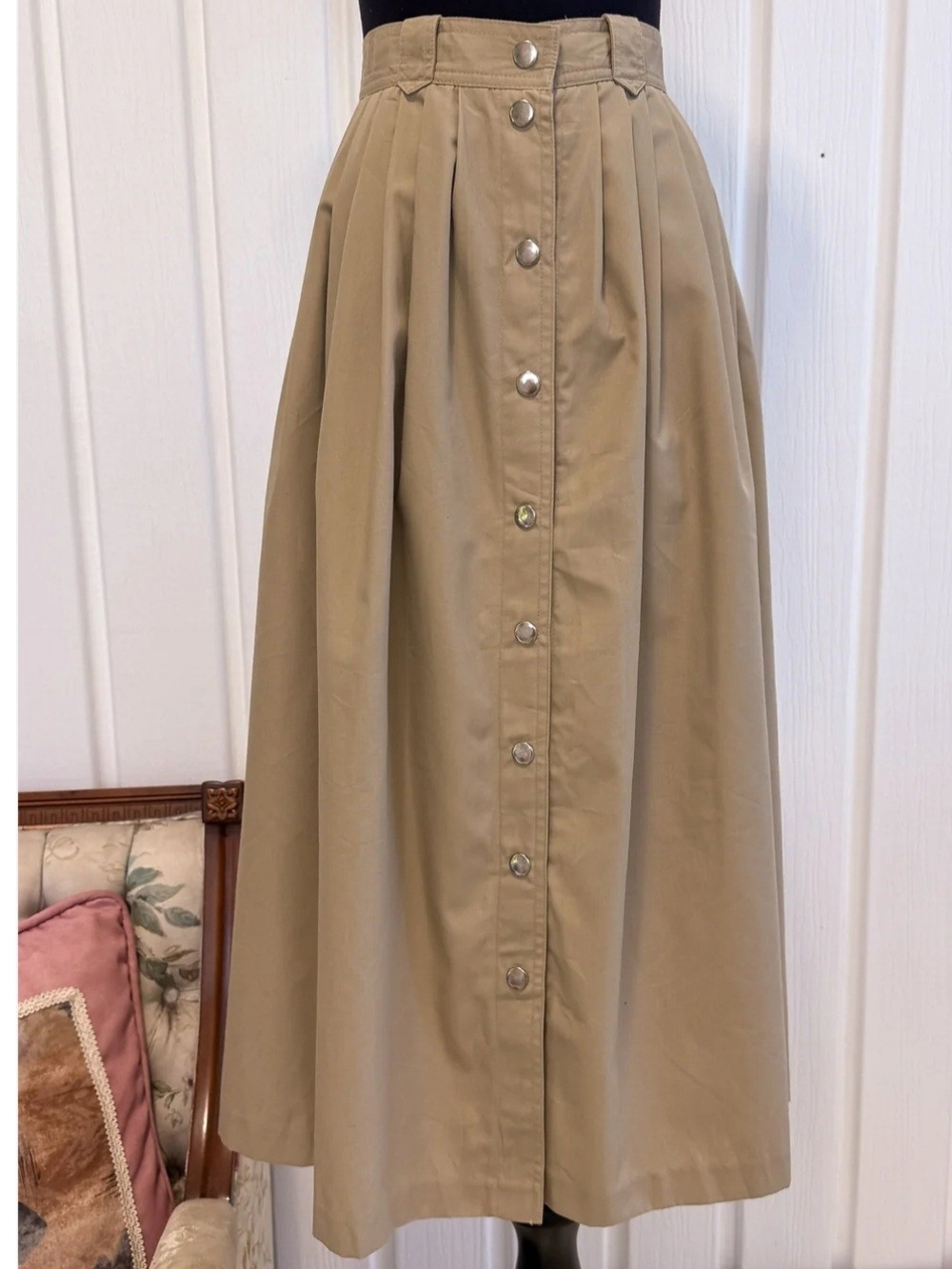 H.W.LTD. Beige Button-Front Midi Skirt